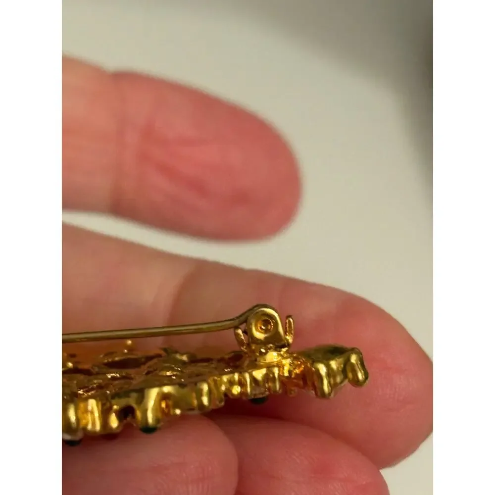 Unsigned Vintage Rhinestone Christmas Tree Brooch Gold Tone